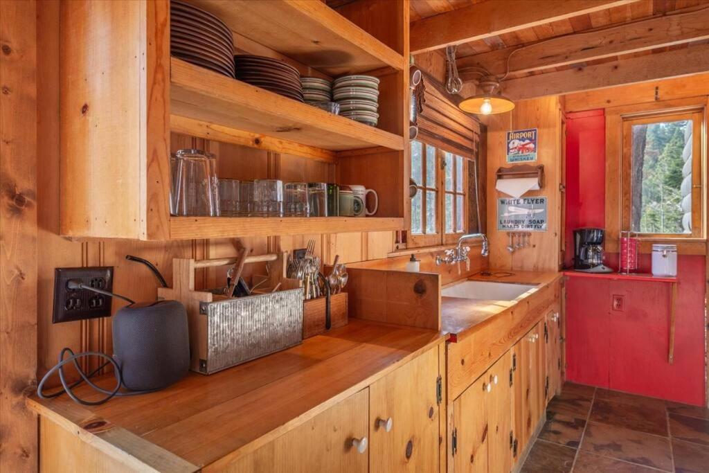 Coziest Cabin In Tahoe W Stone Fireplace Comfy Beds Close To Slopes & Lake Carnelian Bay Ngoại thất bức ảnh