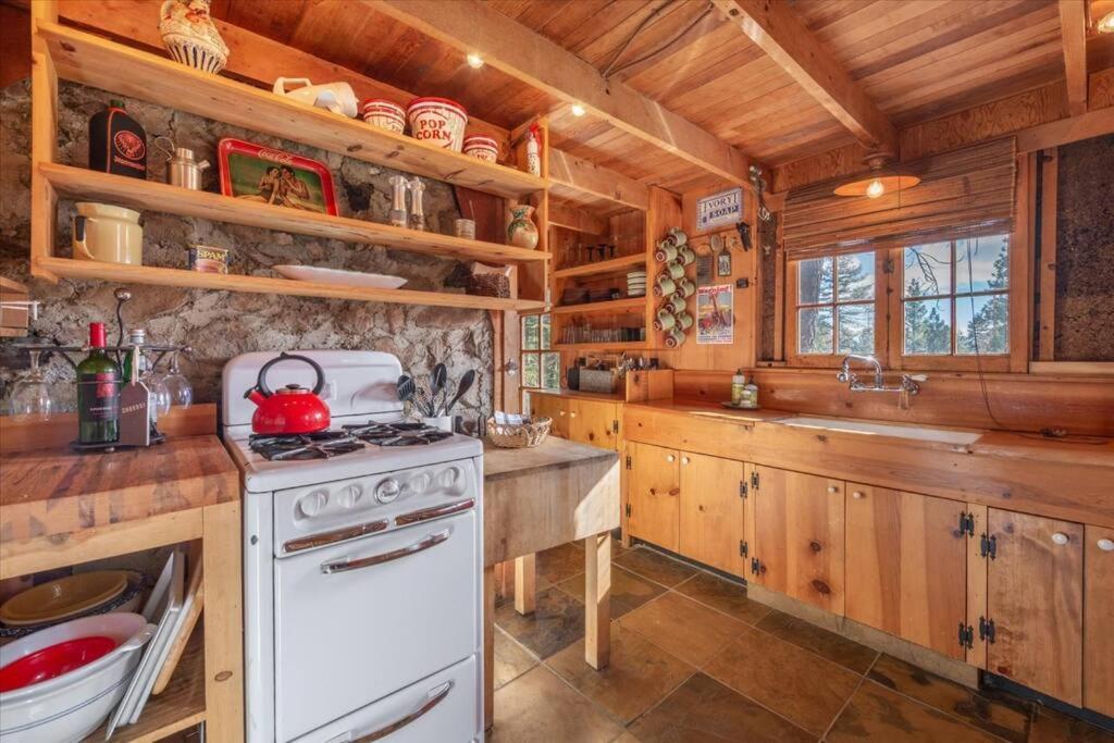Coziest Cabin In Tahoe W Stone Fireplace Comfy Beds Close To Slopes & Lake Carnelian Bay Ngoại thất bức ảnh