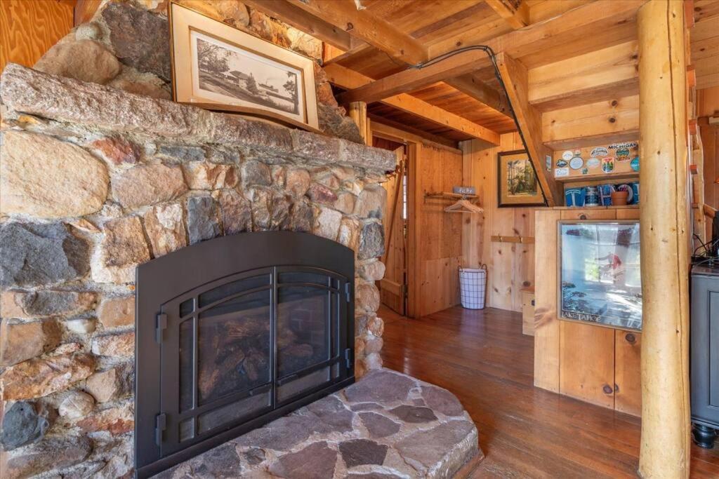 Coziest Cabin In Tahoe W Stone Fireplace Comfy Beds Close To Slopes & Lake Carnelian Bay Ngoại thất bức ảnh